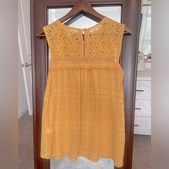 MaxStudio Golden Yellow Tank with Floral Lace Neckline - Size Small - Picture 2 of 6
